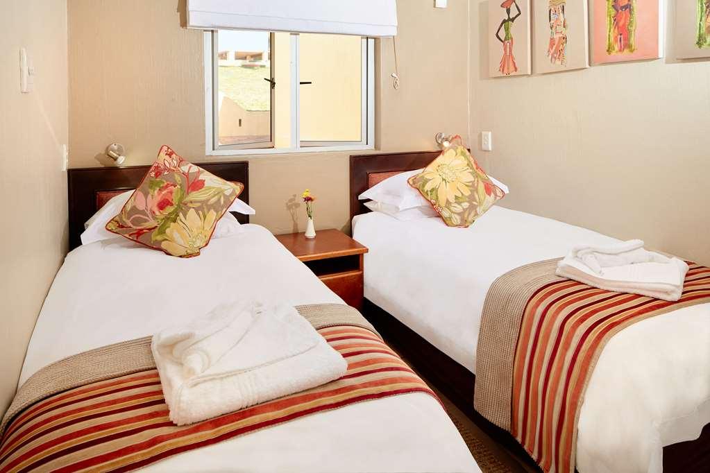 First Group Kowie River Chalets Port Alfred Room photo